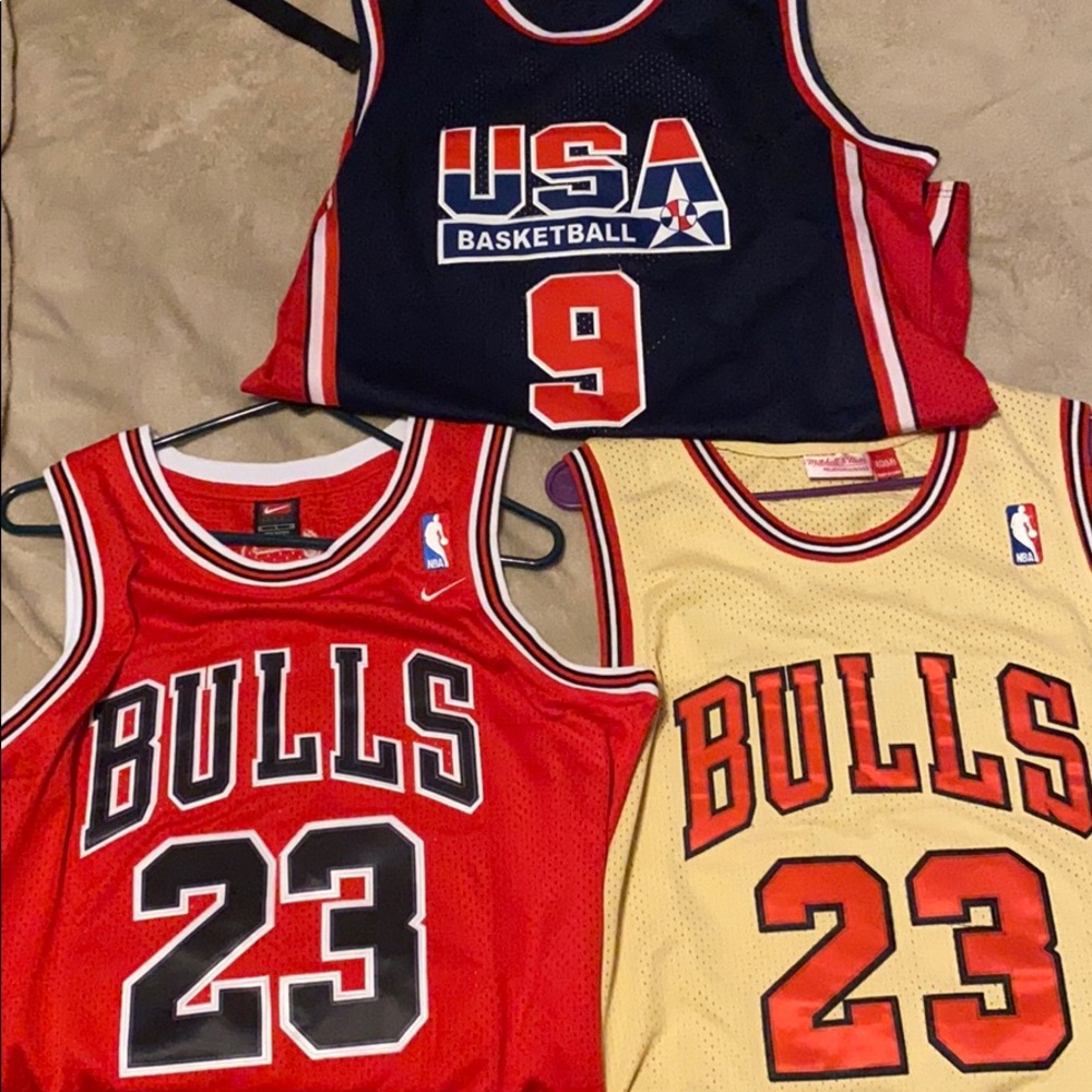 Micheal Jordan jersey bundle